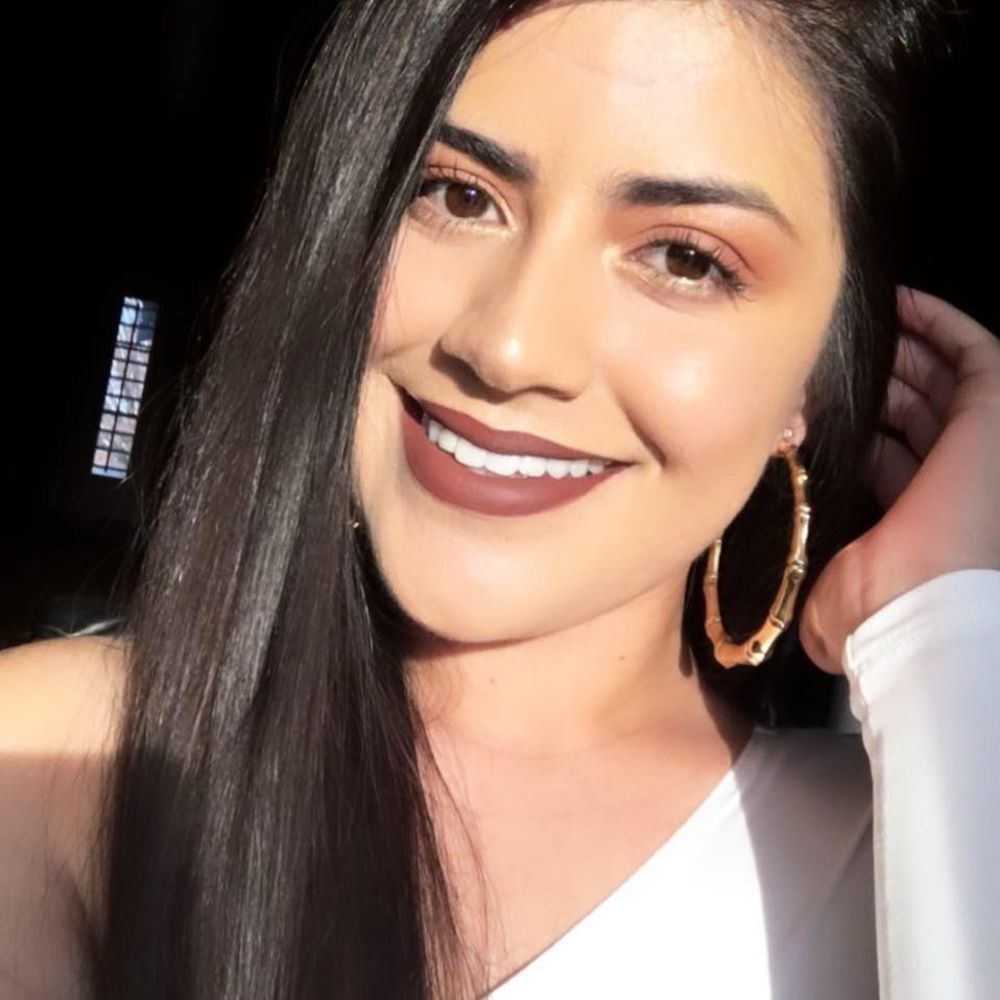 Meet your Posher, Alejandra